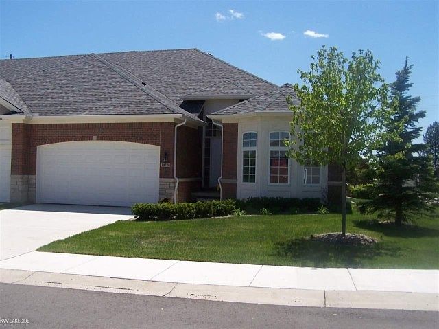 1st image of 14963 Village Park Cir