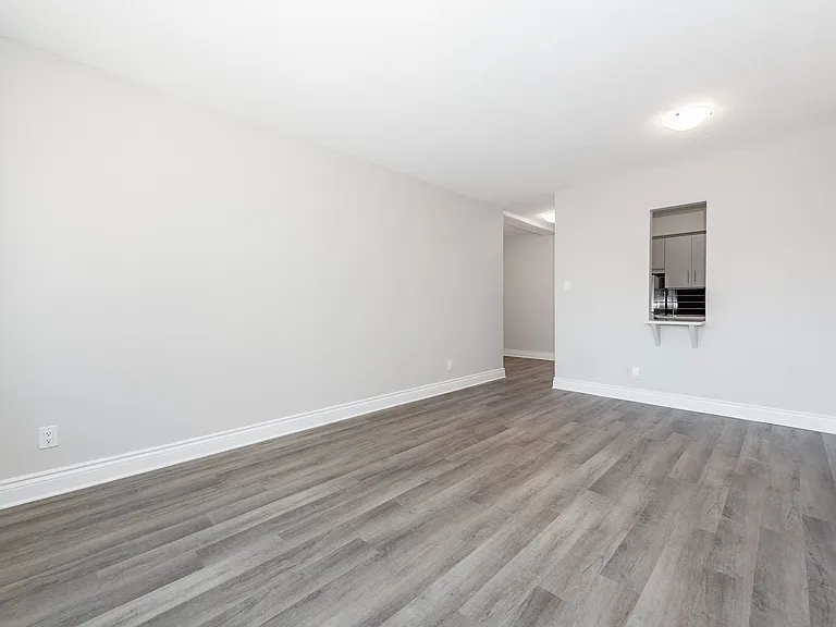 200 Bronson Ave — Photo 16
