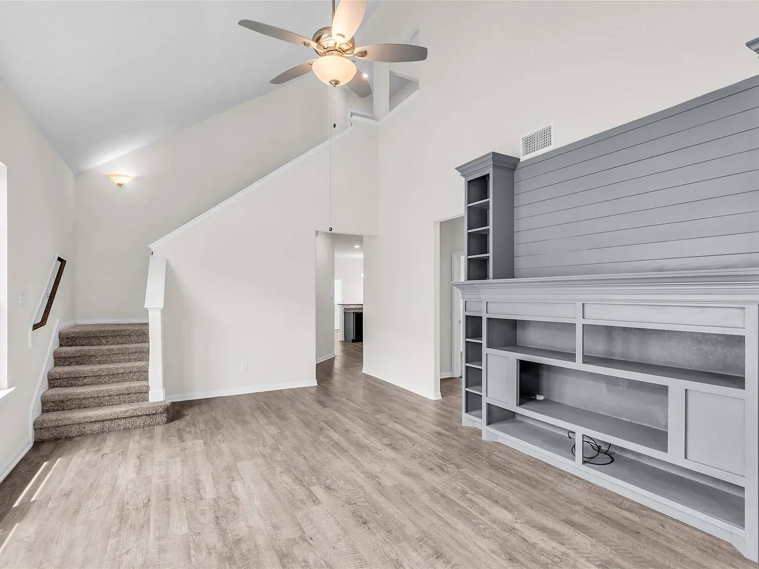4 bed, 3.0 bath, 1928 sqft, $1,975 — Photo 4