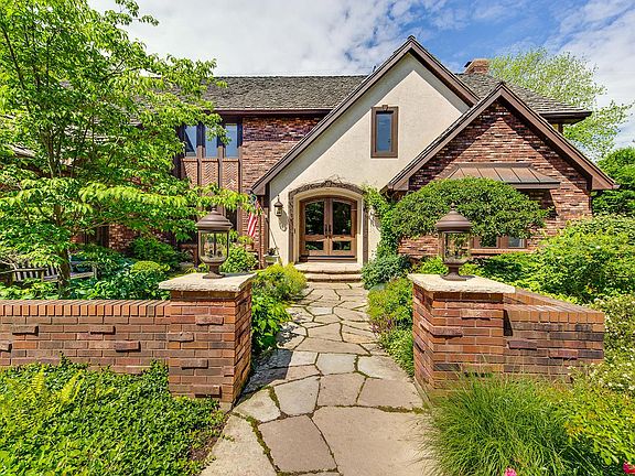 4th image of 1005 Ashley Ln