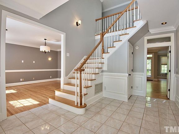 2nd image of 200 Arcadia Ln