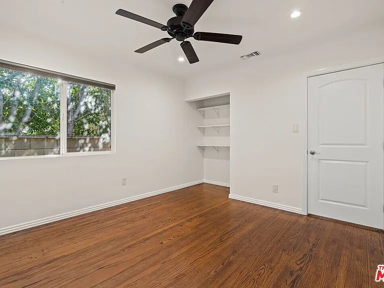 4530 Bakman Ave — Photo 13