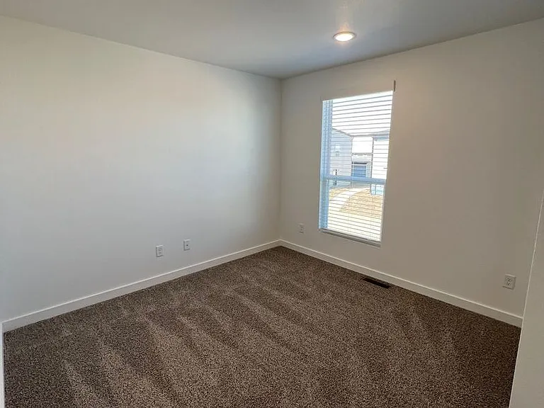 1071 Ventnor Ave — Photo 11