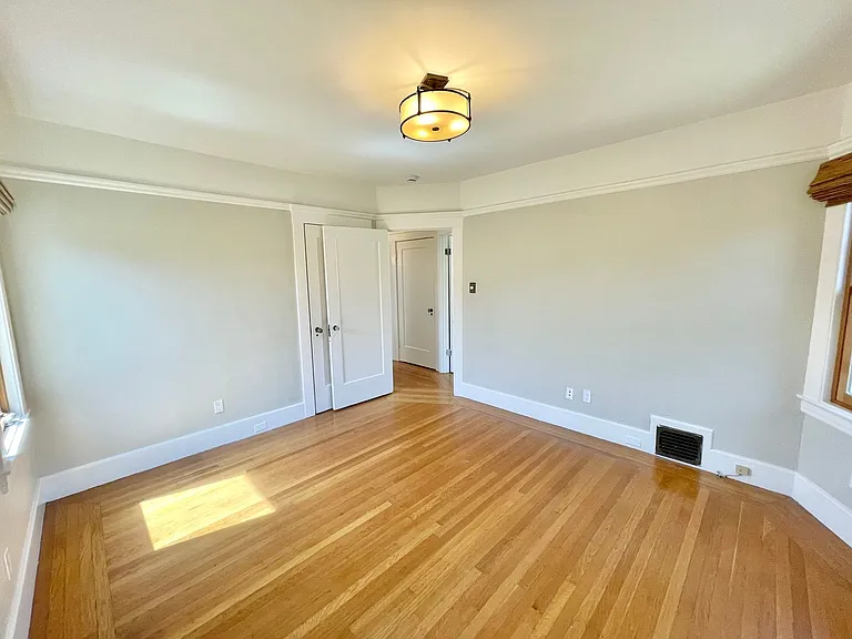 518 Staples Ave — Photo 15