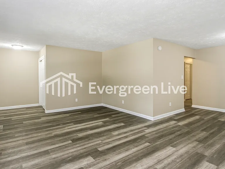 3433 Caroline Ave — Photo 4