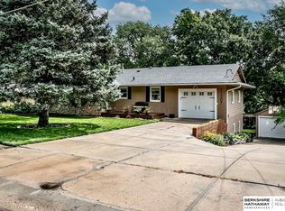 11207 N Post Rd, Omaha, NE 68112