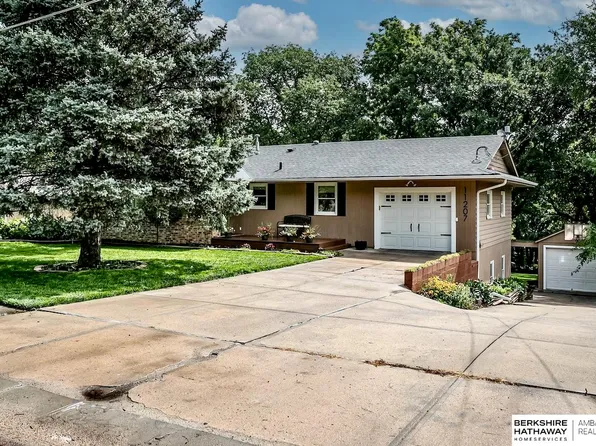 11207 N Post Rd, Omaha, NE 68112