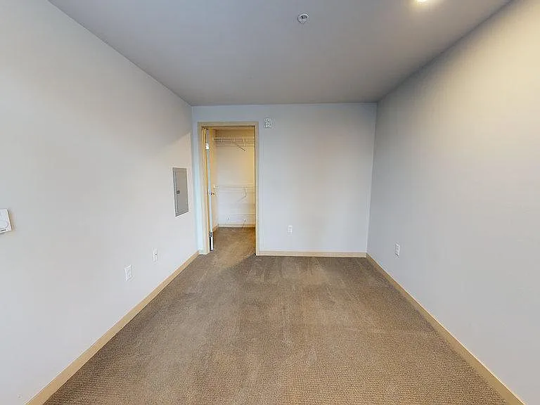 Zephyr Apartments — Photo 91