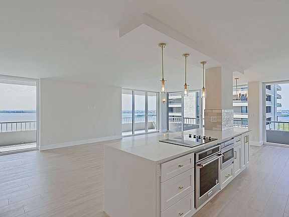 4th image of 5540 N Ocean Dr APT 15D