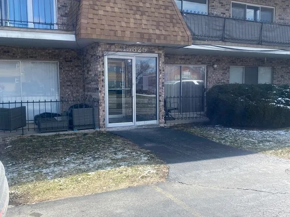 15329 Martin Luther King Jr Dr APT 20, Dolton, IL 60419