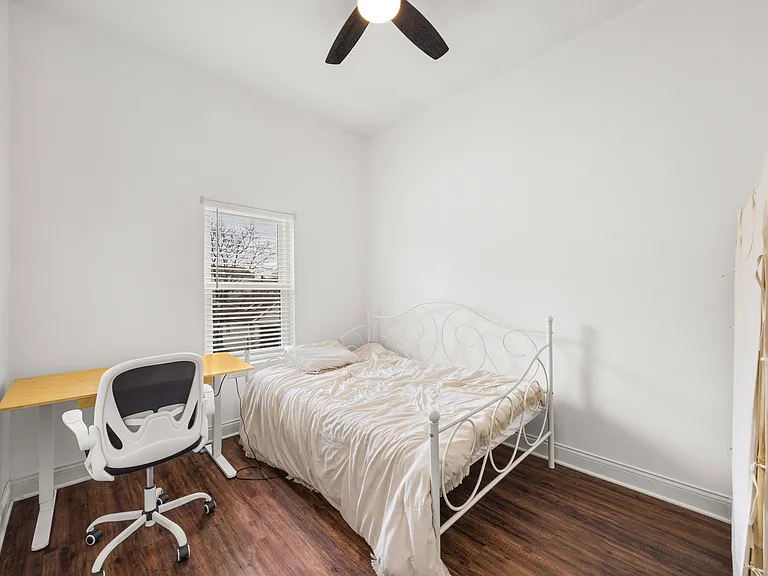 2228 S Wood St #2 — Photo 10