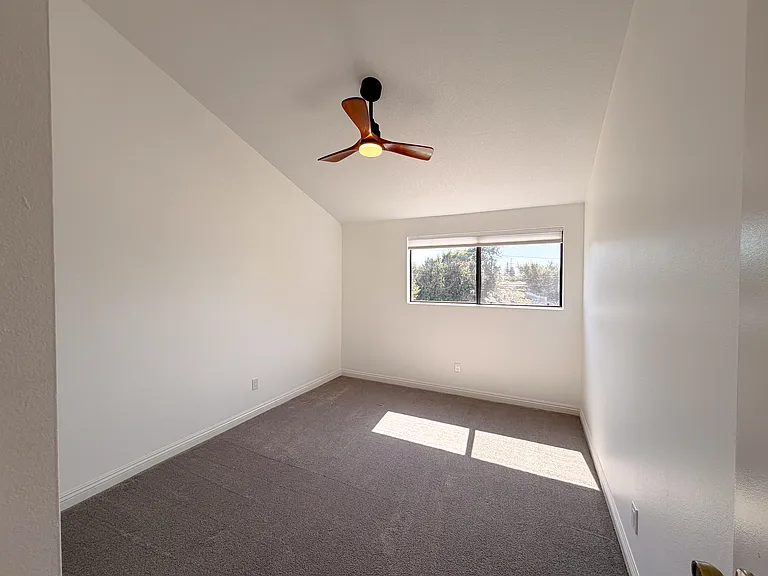 18242 Burbank Blvd #8 — Photo 27