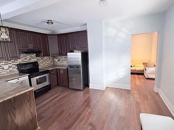 3rd image of 94 Park Rd S