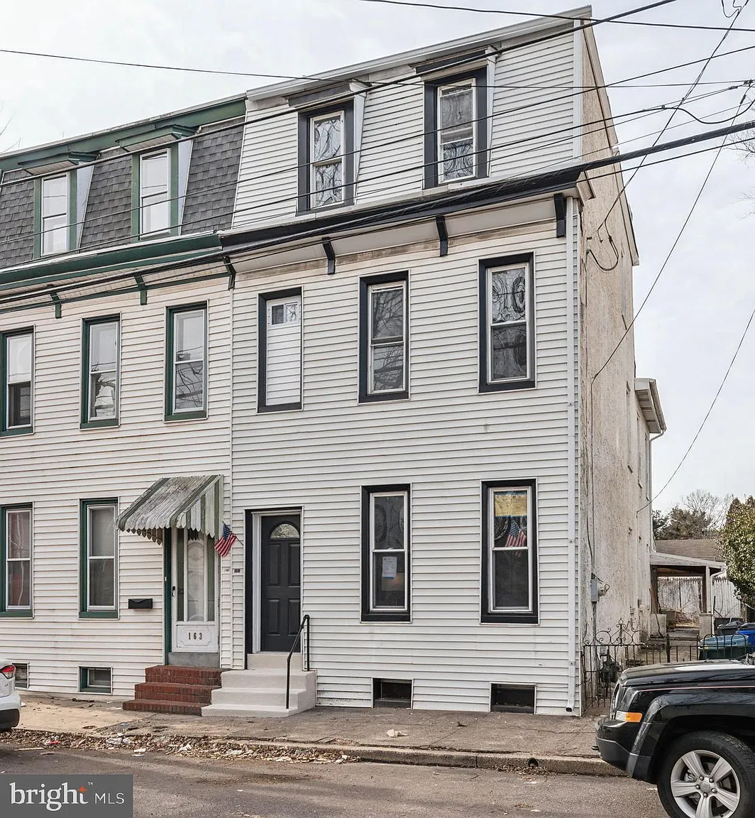 161 S Franklin St photo 1
