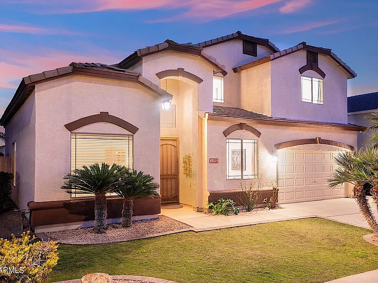1125 E Irma Ln — Photo 12