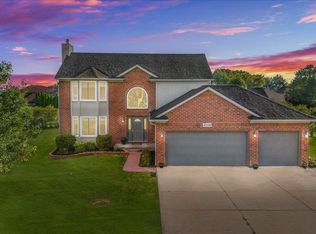 45299 Debbie Ct, Macomb, MI 48042