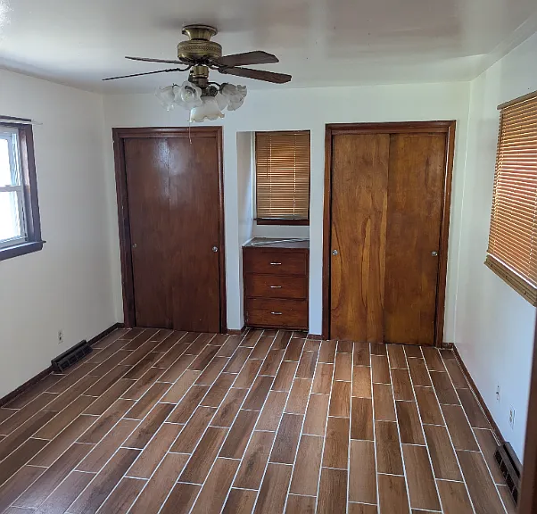 367 Laird Ave SE — Photo 1