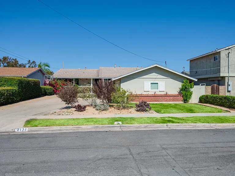 2171 Fairfield St — Photo 31