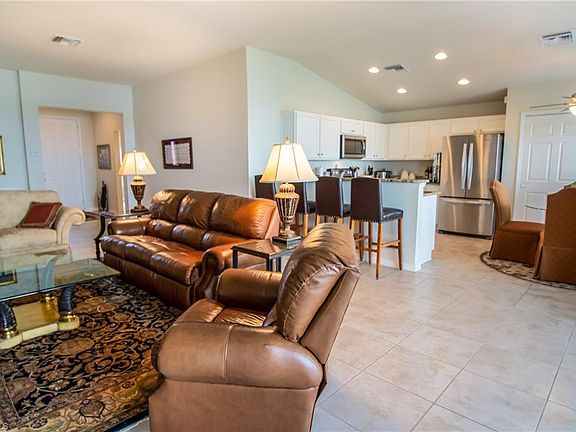 3rd image of 4466 Steinbeck Way