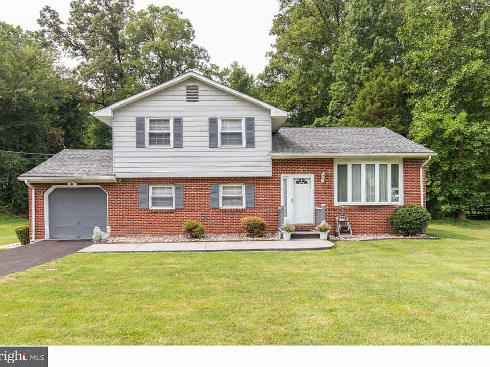 1st image of 20 Yancey Ln