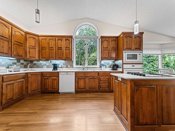 4th image of 23 Celanova Ln