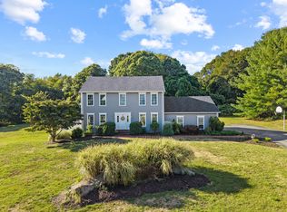 11 Mayfair Dr, Waterford, CT 06385