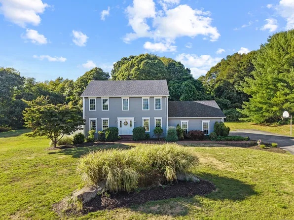 11 Mayfair Drive, Waterford, CT 06385