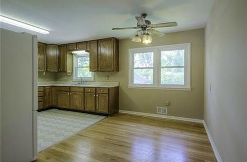 5th image of 6409 Roswell Ave