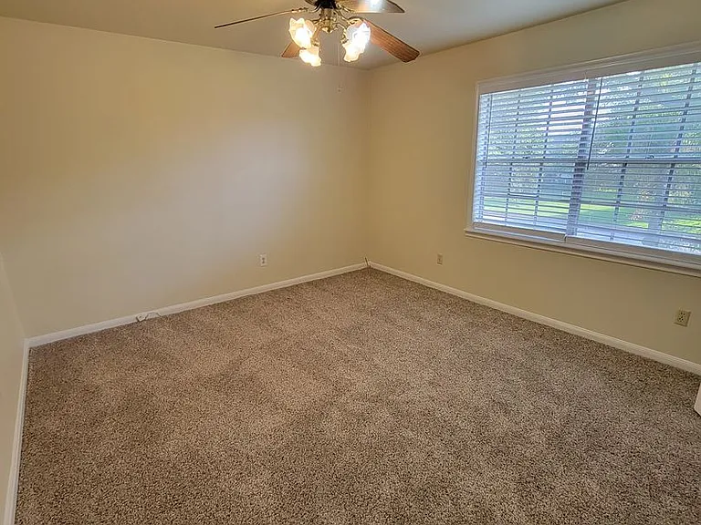 3803 Oak Ridge Dr — Photo 22
