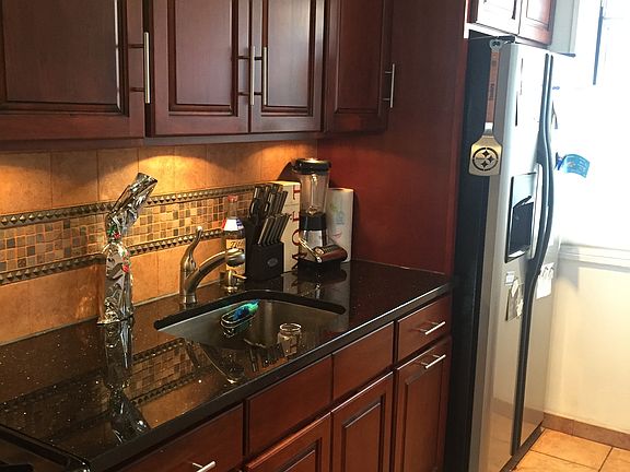 3rd image of 1075 Shore Pkwy #1