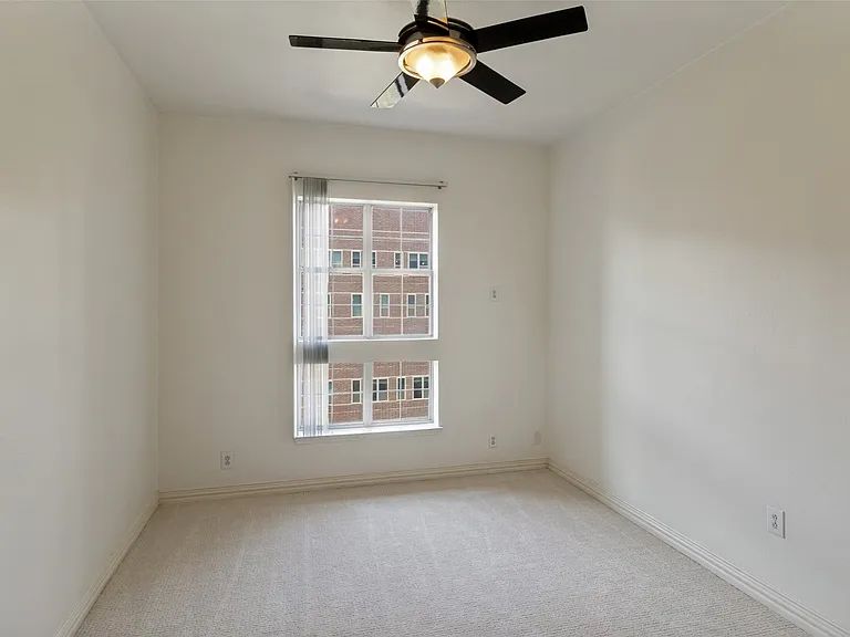 3225 Turtle Creek Blvd #520 — Photo 9
