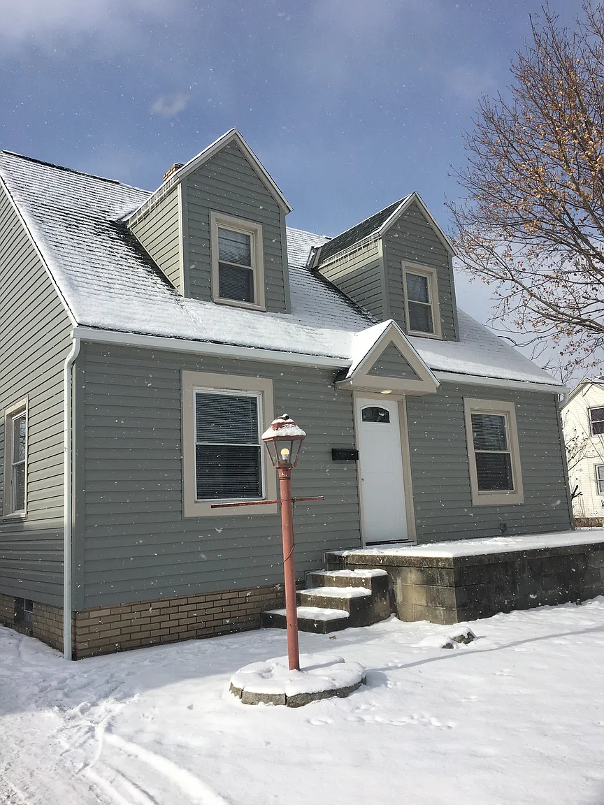 499 7th St photo 1