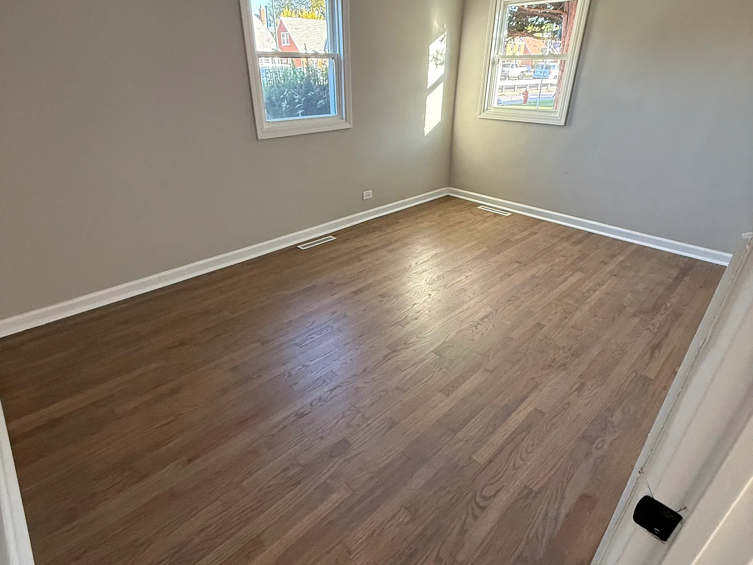 4 bed, 1100 sqft, $2,950 — Photo 4