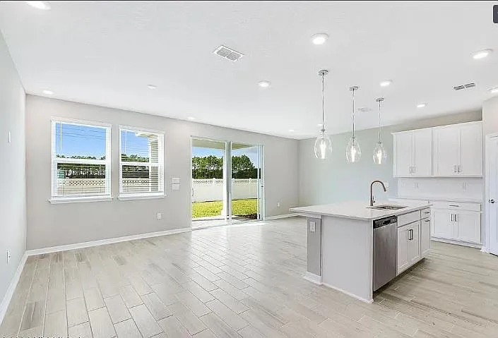 358 Cherry Elm Dr — Photo 8