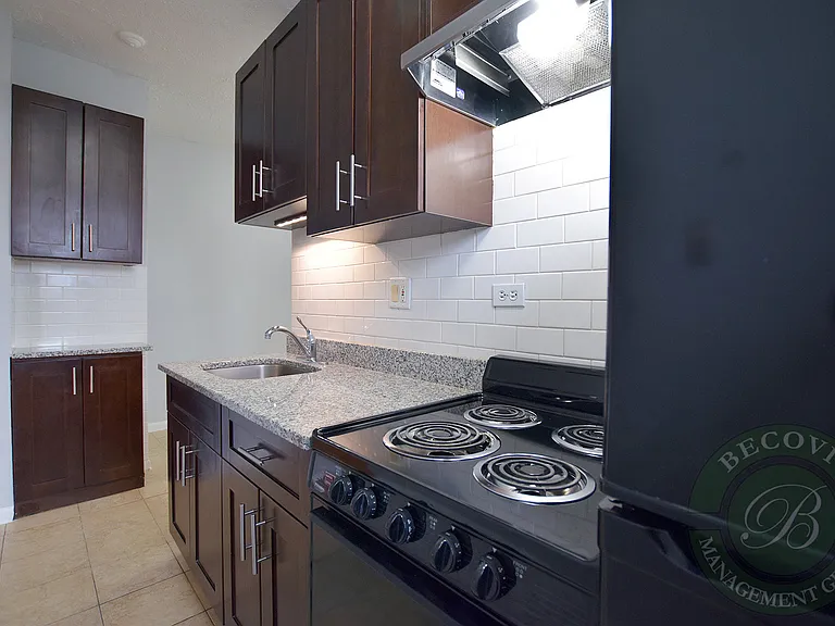 The Legacy HB at Clarendon Park — Photo 44