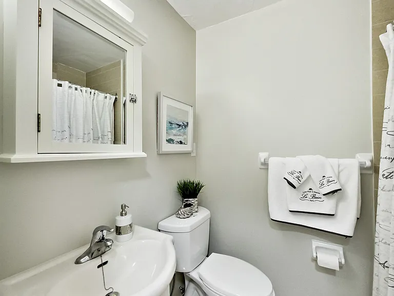 42 Glen Elm Ave #206 — Photo 128