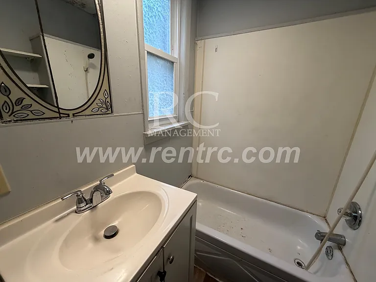 1112B S Gilbert St — Photo 5