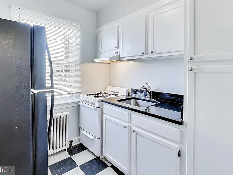 1726 N Quinn St #208 — Photo 6