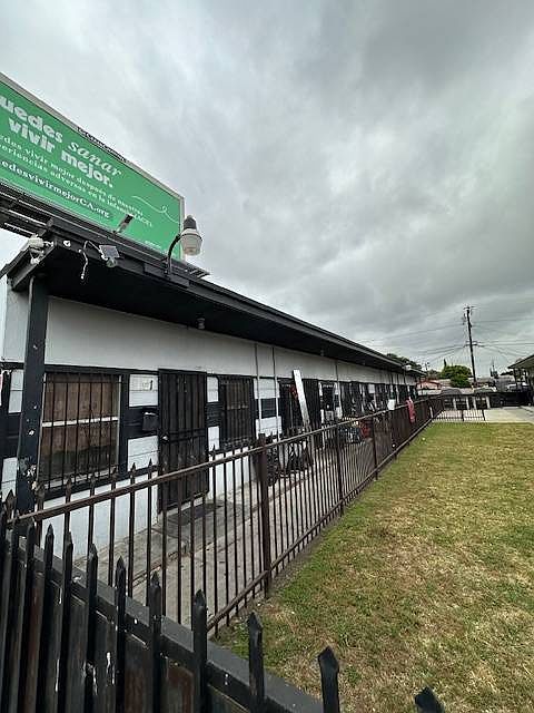 Building Photo 4