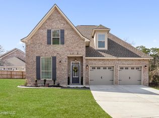 24601 Knollwood Dr, Pass Christian, MS 39571