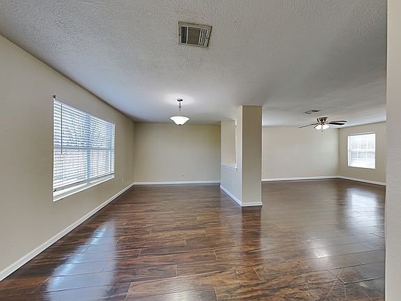 3rd image of 728 Partridge Dr