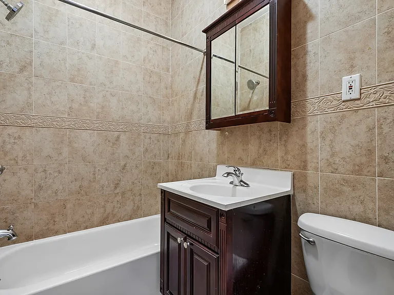 66 W 77th St #66 — Photo 10