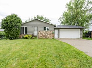 410 4th Ave NE, Plainview, MN 55964