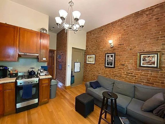 3rd image of 598 6th St APT 4A
