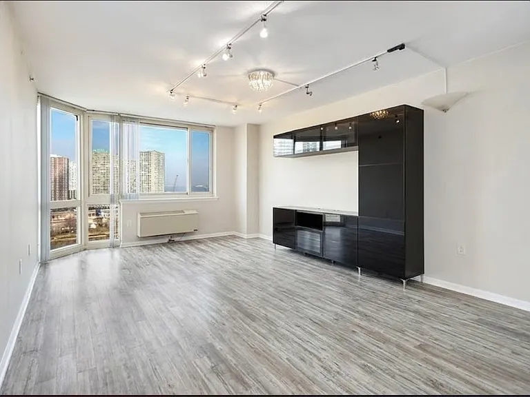 20 2nd St #1505 — Photo 7