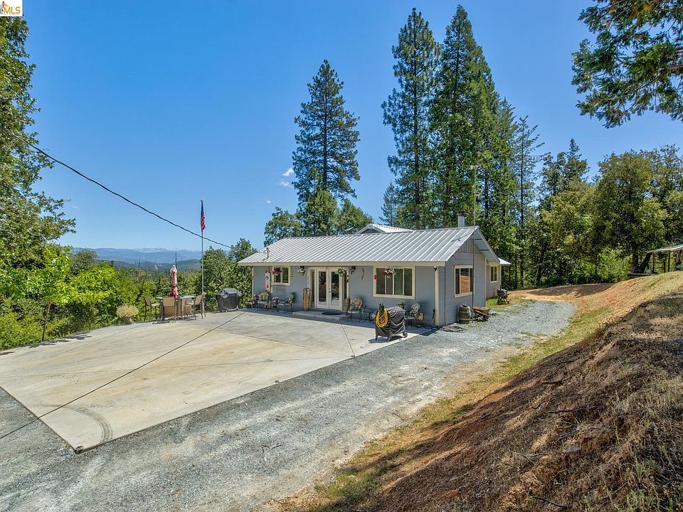 1st image of 22361 Hells Hollow Rd S