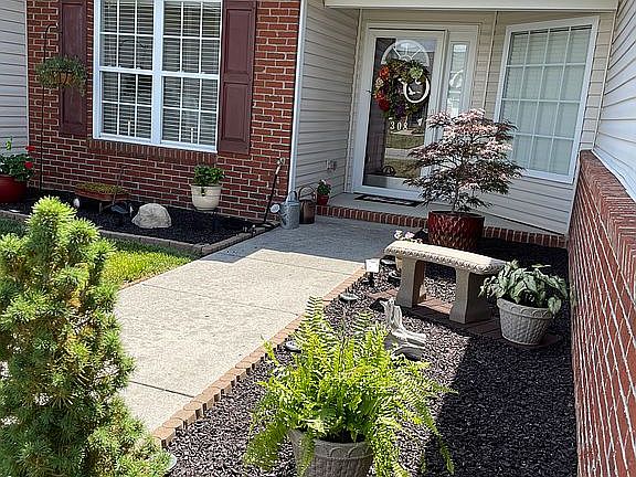 Landscape w/ rubber mulch