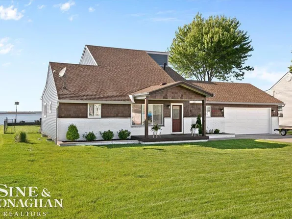 8800 Anchor Bay Dr, Clay, MI 48001