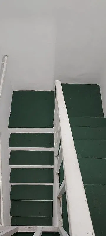 2 bed, 1.5 bath, 100 sqft, $700 — Photo 3