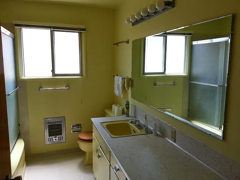 2125 Tyler St — Photo 13